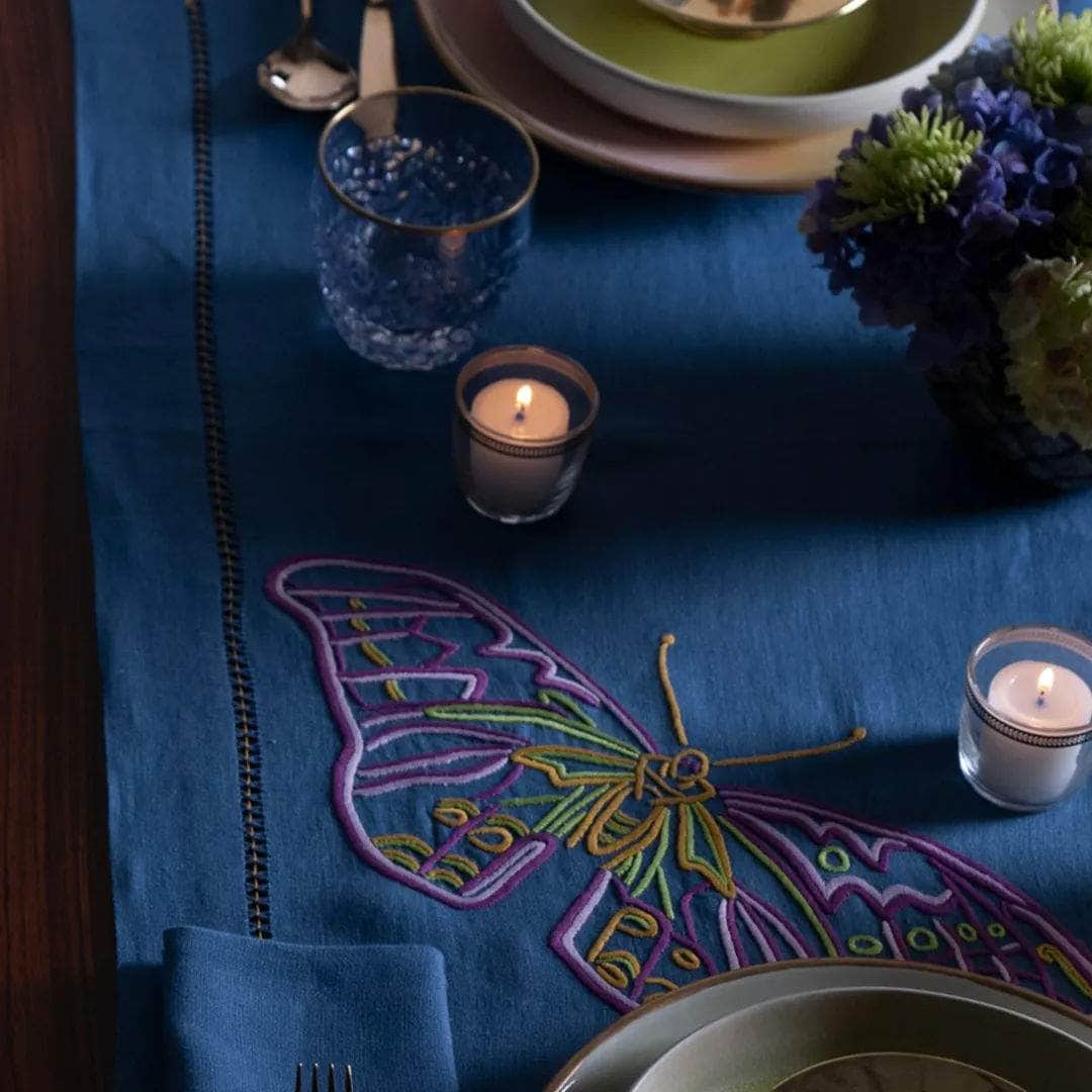 Load image into Gallery viewer, Borboleta Table Runner
