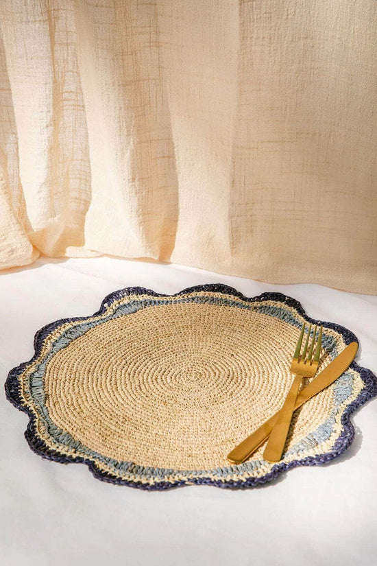 Load image into Gallery viewer, Garden Party Pinwheel Raffia Placemat
