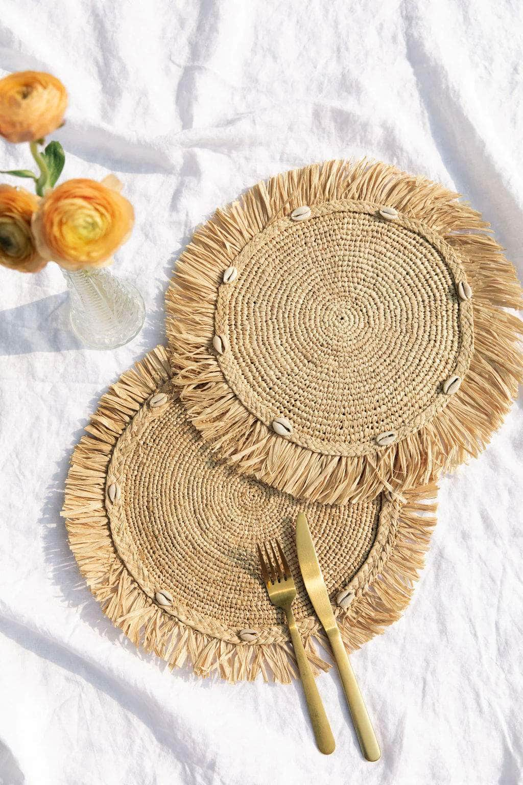 Round Natural Raffia Tabletop With Fringes