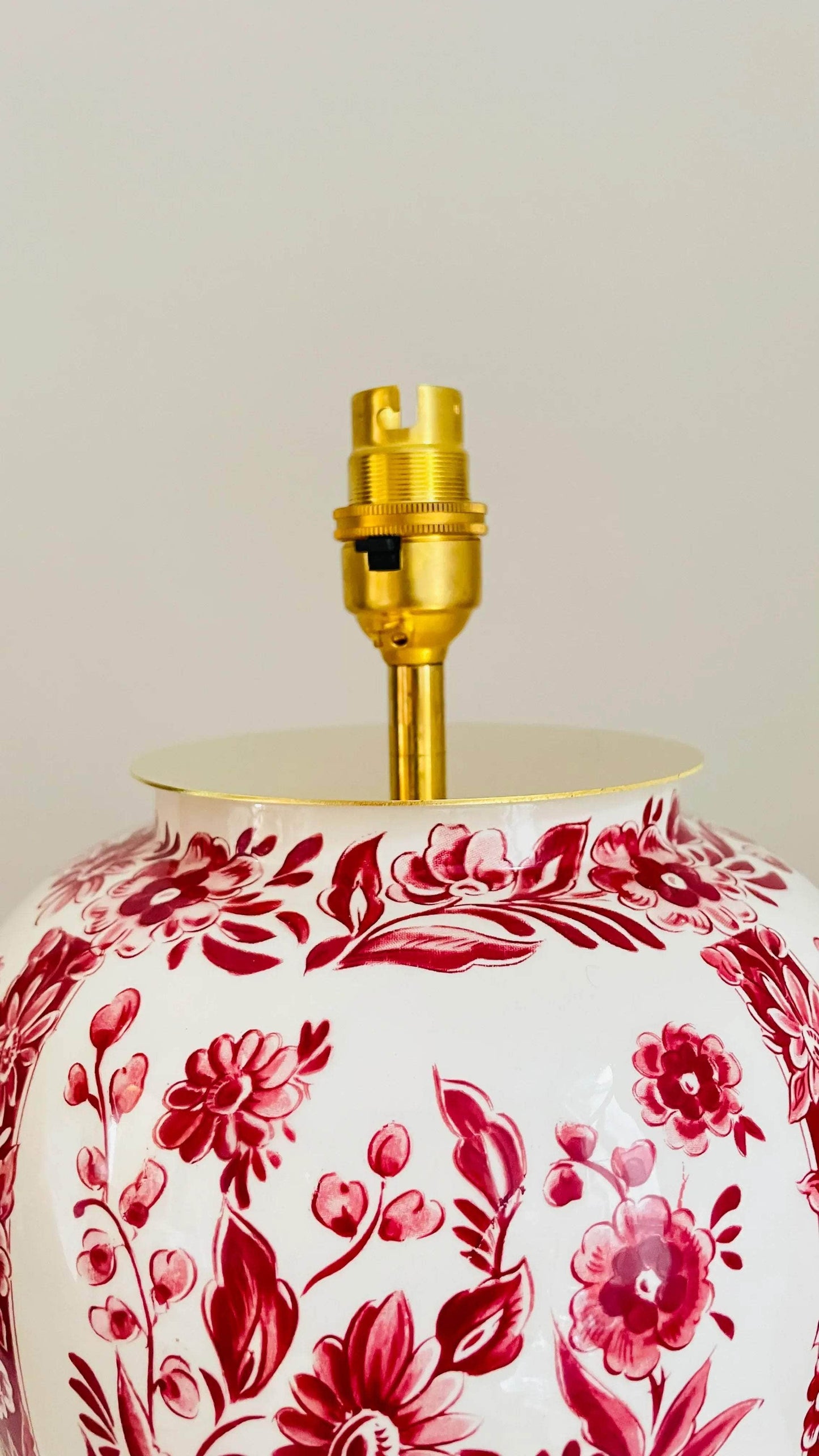 Load image into Gallery viewer, Antique Casentino Table Lamp
