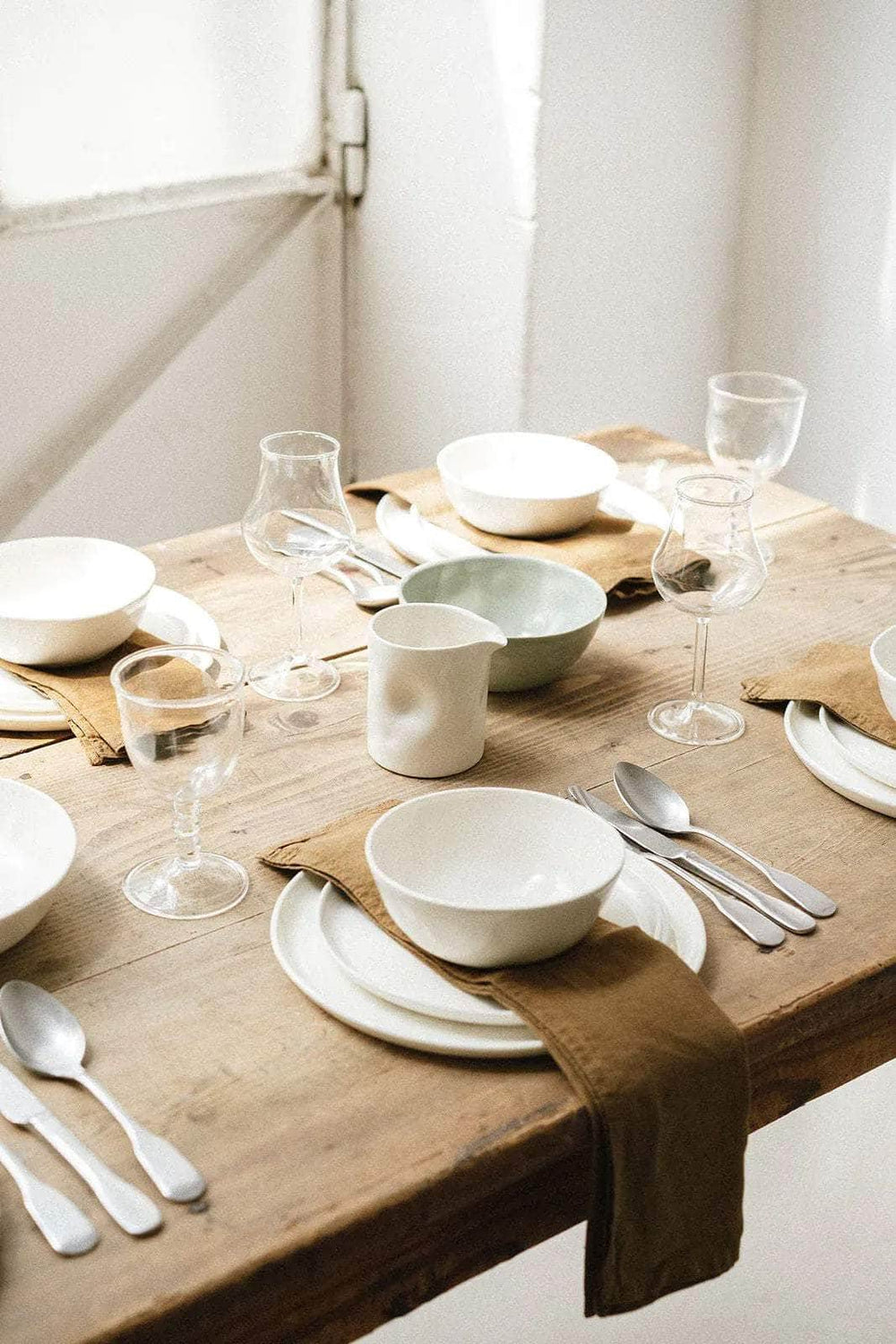 Table Settings in Milk | Set of 2