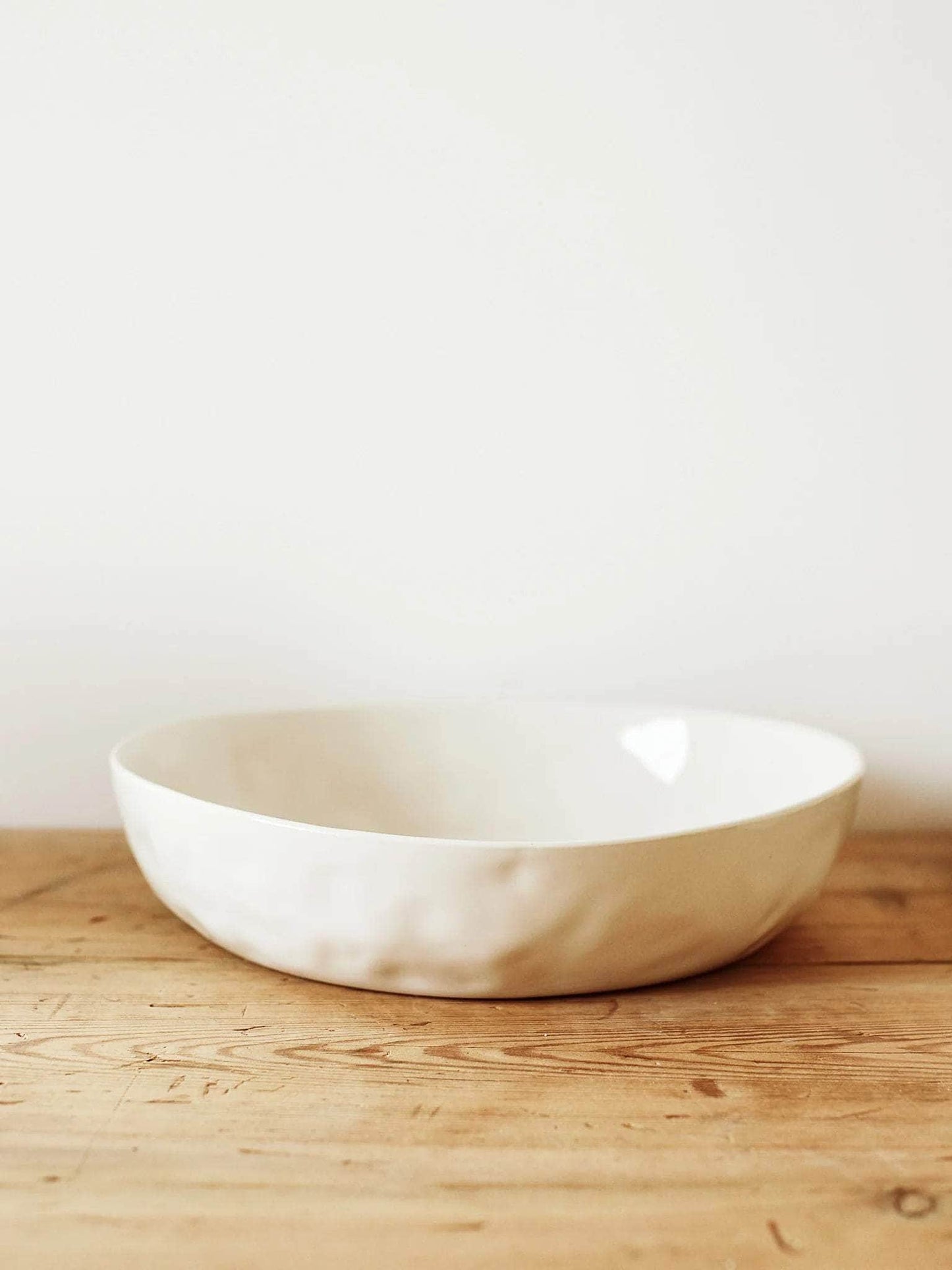 Large serving bowl in Milk