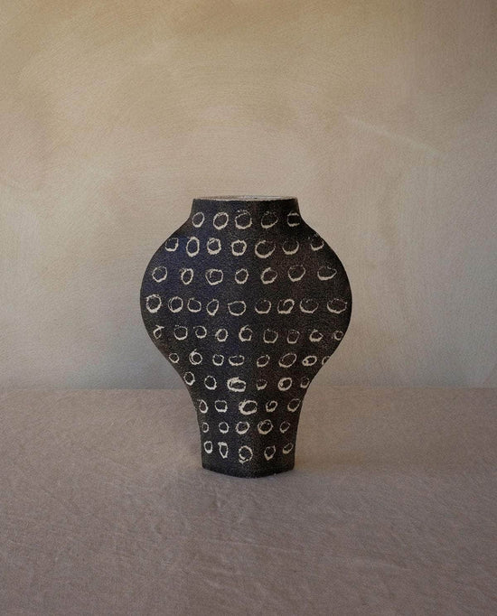 Ceramic Vase ‘Dal - Negative Rounds’