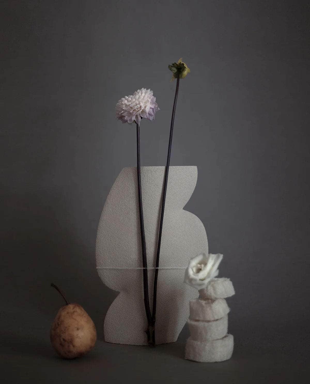 Load image into Gallery viewer, Ceramic Vase ‘Ellipse N°3 - White&amp;#39;
