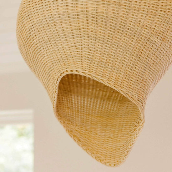 Load image into Gallery viewer, Shell Rattan Pendant Shade
