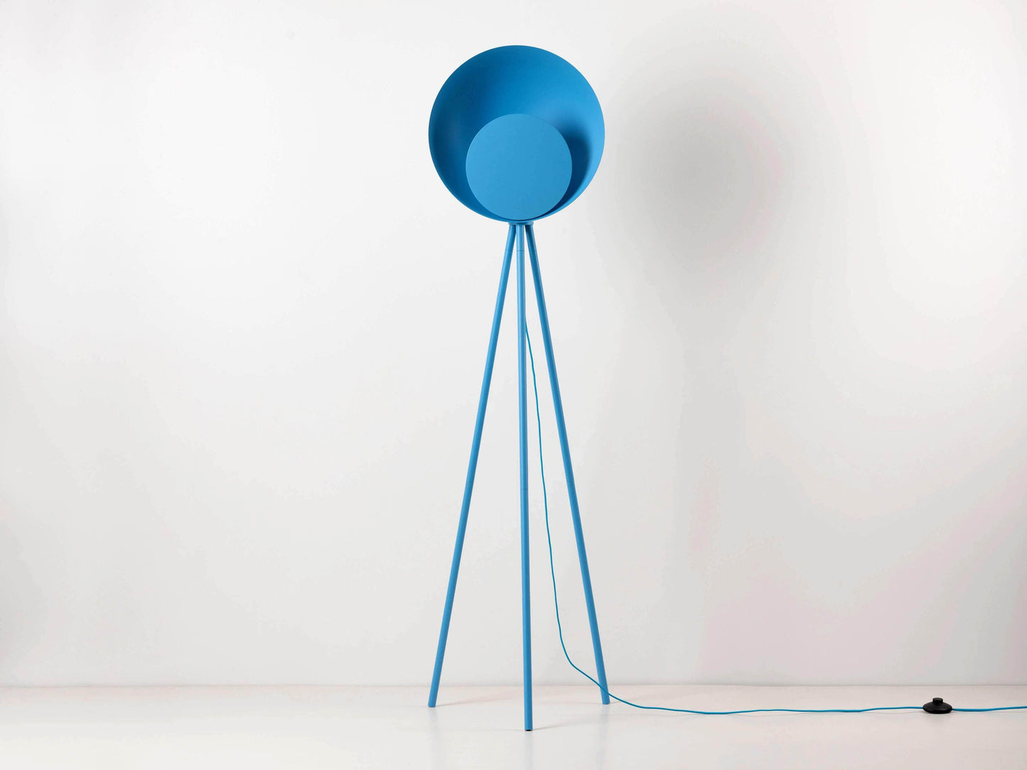 Pool blue diffuser floor lamp