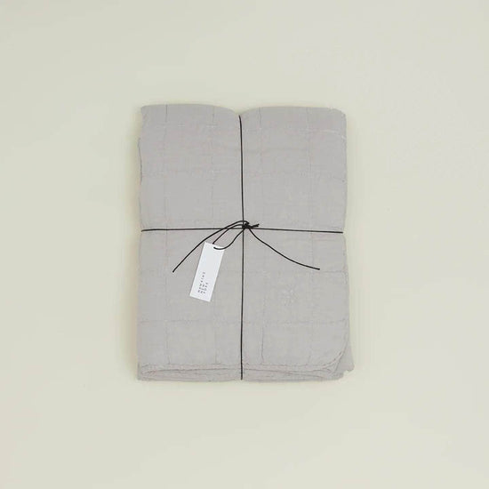 Load image into Gallery viewer, Simple Linen Quilt - Light Grey
