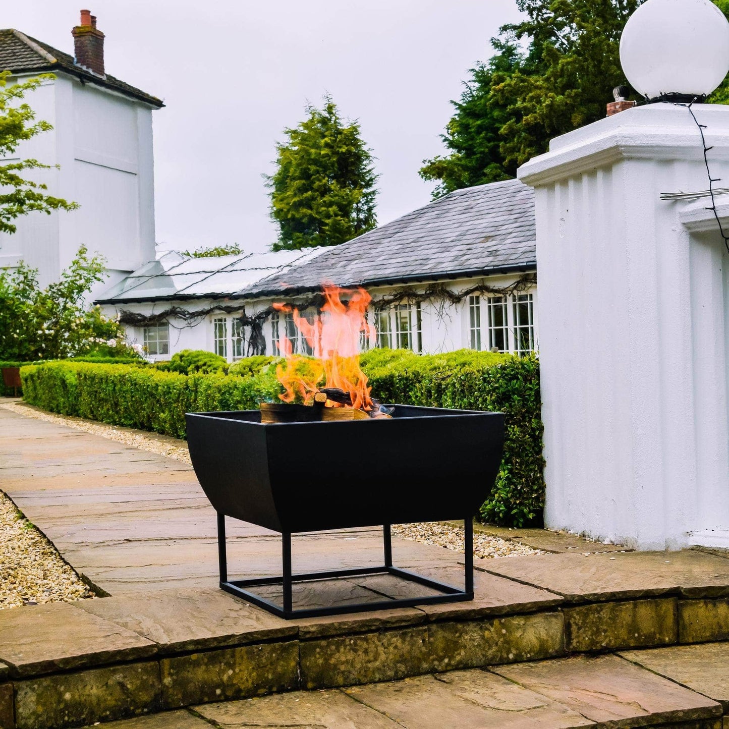 Load image into Gallery viewer, Outdoor Windermere Fire Bowl Black Iron

