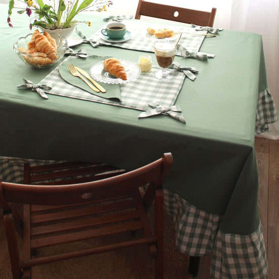Bisou... My Love Tablecloth