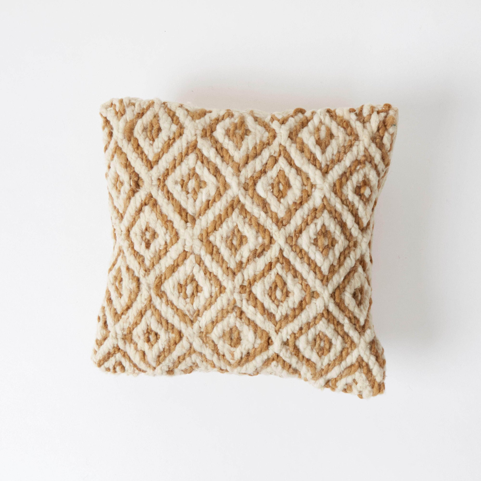 Pelero Cushion