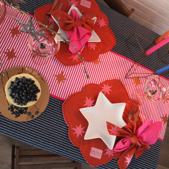 It's a kind of Magique Table Runner